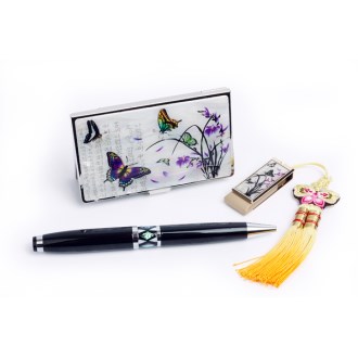 �ڰ� USB 3�� ��Ʈ ���ʹ� 8G